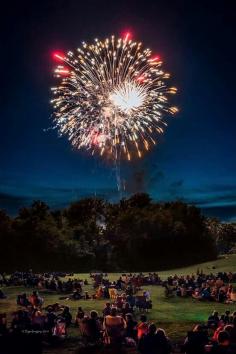 
                    
                        Illinois Vets Home Fireworks 2014, Quincy, Illinois.  Photo by Tiger Imagery.
                    
                