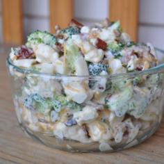 Amish Broccoli Cauliflower Salad Recipe | Just A Pinch Recipes. Uses sour cream mayo. Looks sooooo good.