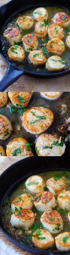 
                    
                        Garlic Scallops – fresh, succulent scallops sauteed with garlic, butter, white wine and parsley. Easy recipe that takes only 15 mins! | rasamalaysia.com
                    
                