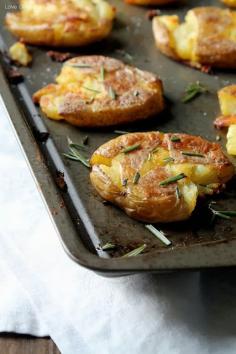 Crispy Smashed Potatoes taste just like a fried hash brown, but way healthier and way more delicious! A great side dish idea! LoveGrowsWild.com #recipe #potato #sides