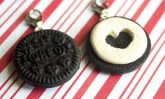 
                    
                        19 Insanely Cute Snack-Themed Necklaces For True BFFs
                    
                