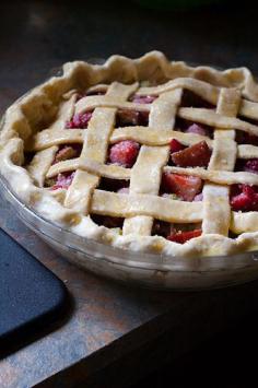 Learn how to make a lattice crust with this easy tutorial! Now, all of your easy pie recipes (including Thanksgiving pies) can look beautiful!