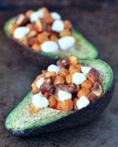 Buffalo Chickpea Bella Baked Avocado @spabettie