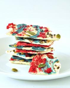 
                    
                        Raspberry Dusted Vanilla Superfood Bark - this vibrantly marbled sweet is a balance of bright healthy fruits and nutrients, and sweet vegan white chocolate. spabettie
                    
                