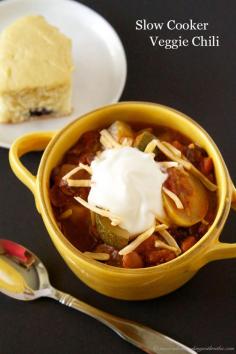 Slow Cooker Veggie Chili- quick,easy, and delicious! by www.whatscookingw... #recipes #slowcooker