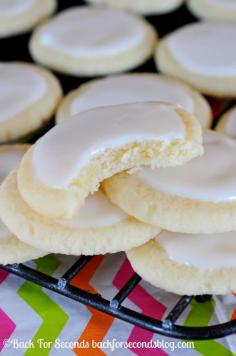 Sugar Cookies & Vanilla Almond Frosting