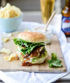 
                        
                            These Guacamole and Goat Cheese Burgers Have Cheese Inside the Patties #sandwiches trendhunter.com
                        
                    