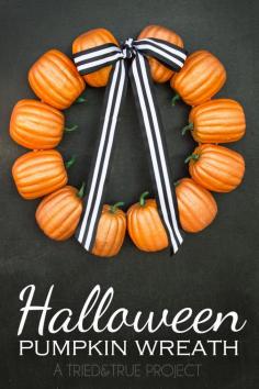 
                    
                        Halloween Pumpkin Wreath: Cute Halloween decor idea!
                    
                