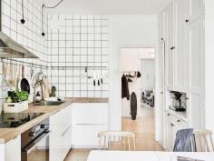 
                    
                        Subway tiles and wood utensils - via cocolapinedesign.com
                    
                
