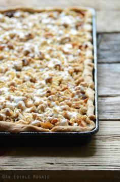 Apple Slab Pie with Nutty Oat Crumble Topping Recipe #dessert