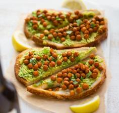 Lunch Recipe: Avocado Toast w/ Spiced Skillet Chickpeas #vegan #recipes #healthy #plantbased #whatveganseat #lunch