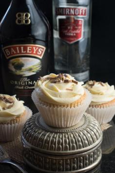 White Russian Cupcakes inspired by the classic cocktail - Baileys whipped cream sponge, topped with a White Russian buttercream and a hidden...