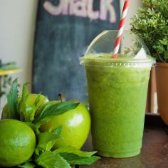 Green Power Fresh Juice with Kale, Apple, Cucumber, Lime and Mint