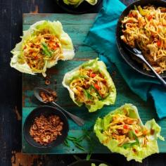 Chicken Singapore Noodles Recipe served in Lettuce Cups