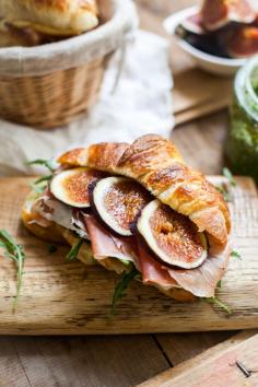 Must try this - Croissants with pesto, rucola, figs and prosciutto / Image via: gotujebolubi #recipe