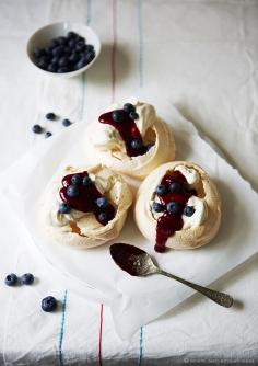 Caramelized Individual Pavlovas with Cardamom Vanilla Cream & Cointreau Raspberry Sauce | The Cook Who Knew Nothing