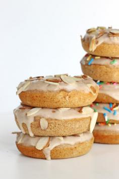 Banana Bread Baked Donuts with Cinnamon Maple Frosting