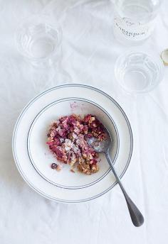 Red currant crumble