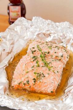 BAKED SALMON WITH HONEY AND THYME
