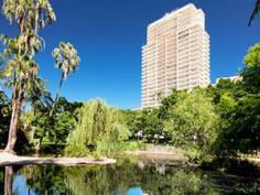 QUAY WEST SUITES BRISBANE - Rooms: 55 Floors: 25