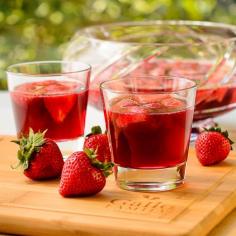 German Strawberry Wine Punch (Erdbeerbowle)