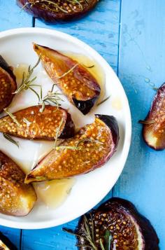 SIMPLE OVEN ROASTED FIGS