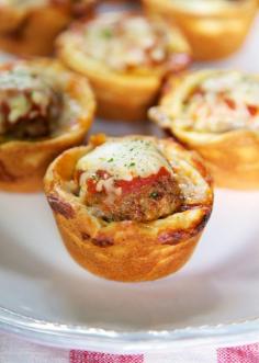 Meatball Sub Cupcakes - quick, easy and delicious! Great for dinner or #tailgating!