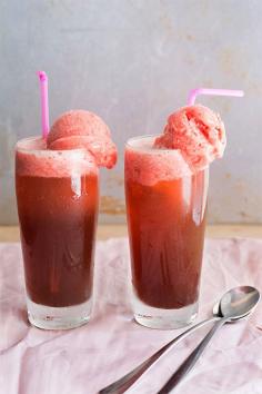 Sarsaparilla Strawberry Float