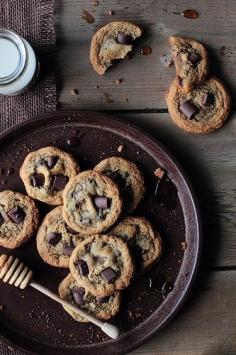 honey chocolate chunk cookies