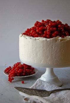 Amaretto and Red Currant Cake