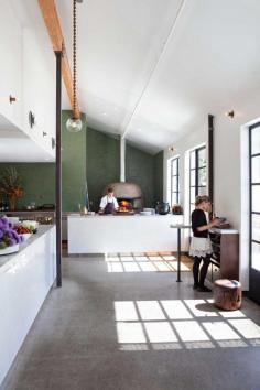 
                        
                            Commune Farmshop Marin | Yellowtrace
                        
                    