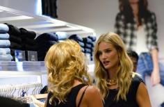 
                        
                            all about rosie huntington : Photo
                        
                    