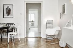 
                    
                        The beautiful apartment of a Swedish interior designer
                    
                