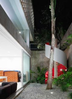 
                    
                        Sumare-House-by-Isay-Weinfeld-Yellowtrace-06.jpg (1260×1734) - courtyard and stair
                    
                