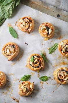 MadeByGirl: FOOD: Basil, Feta, & Proscuitto Pizza Twists