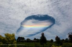 
                        
                            Rare cloud known as a Fallstreak Hole, Australia
                        
                    