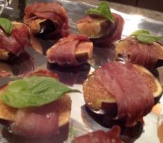 
                    
                        Oven Grilled Figs with Prosciutto Recipe
                    
                