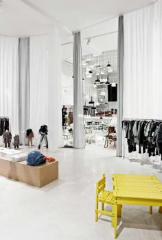 
                        
                            Normann Copenhagen Showroom | www.yellowtrace.c...
                        
                    