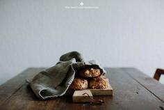 Apple and cranberries scones / Marta Greber