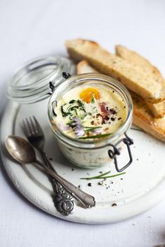 
                    
                        Baked Eggs with Spinach and Ham | DonalSkehan.com (via @Casal Mistério)
                    
                