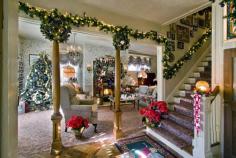 small living room staircase christmas decorating ideas