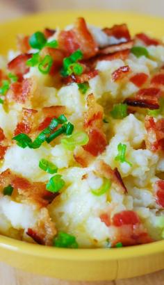 
                    
                        Classic, creamy mashed potatoes, loaded up with bacon and chopped green onion!  Comfort food and it's gluten free!
                    
                
