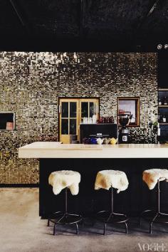
                    
                        One wall with glitter or any sort of texture can add another level to the room
                    
                