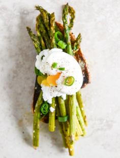 
                    
                        Roasted Sesame Asparagus Toasts with Poached Eggs I howsweeteats.com
                    
                