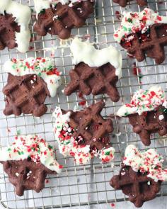
                    
                        CHOCOLATE WAFFLE COOKIES WITH WHITE CHOCOLATE AND CRUSHED CANDYCANE
                    
                
