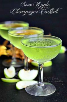 
                    
                        Sour Apple Champagne Cocktail | from willcookforsmiles... #cocktail #champagne
                    
                