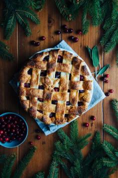
                    
                        Cranberry Sage Pie | Hint of Vanilla
                    
                