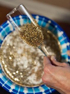 
                    
                        How to Make Glitter Champagne Flutes
                    
                
