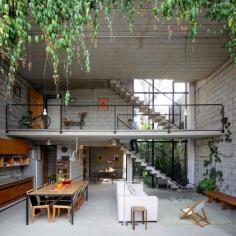 
                    
                        Casa Maracana in Sao Paulo, Brazil by Terra e Tuma Arquitetos Associados | www.yellowtrace.c...
                    
                