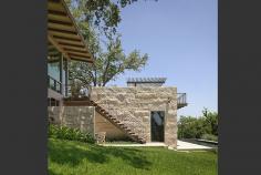 
                    
                        Hillside House - Lake|Flato Architects
                    
                